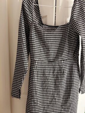 Mi Amore Black and White Houndstooth Midi Dress